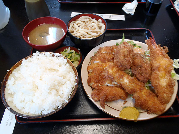 ミックスフライ定食